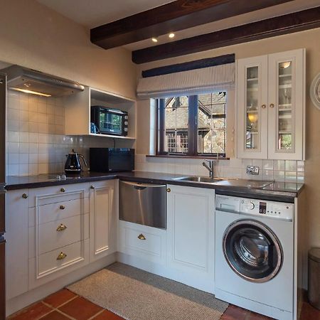 The Village Green Apartment Нельсон Экстерьер фото