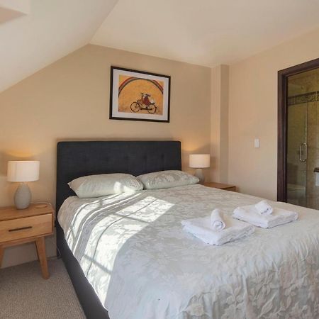 The Village Green Apartment Нельсон Экстерьер фото