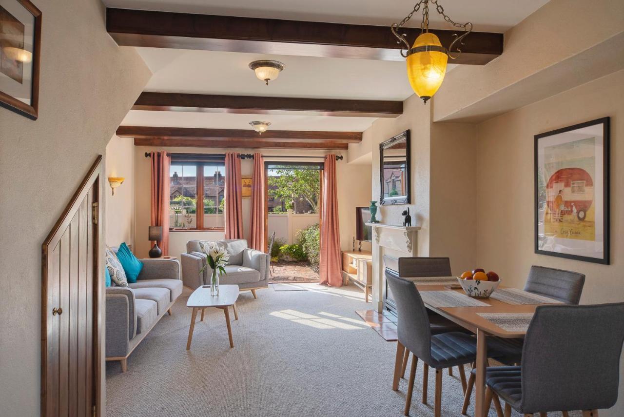 The Village Green Apartment Нельсон Экстерьер фото